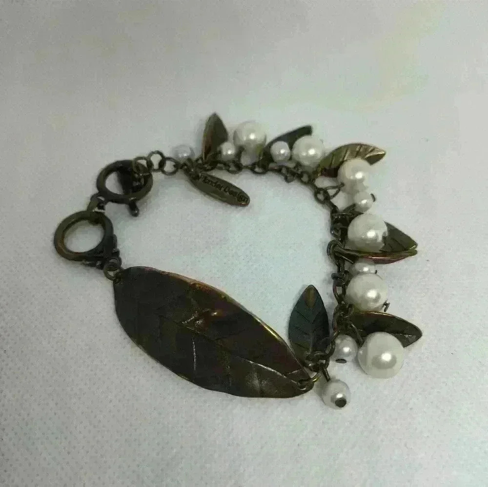 Plunder Leaf and Pearl Bracelet